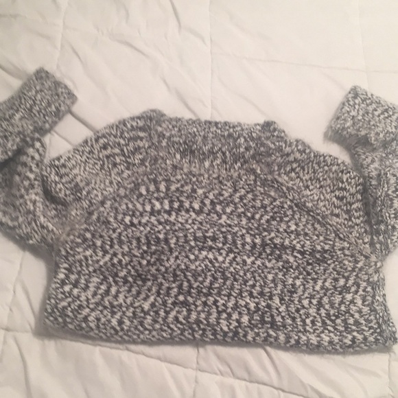 Sweater - Picture 1 of 3